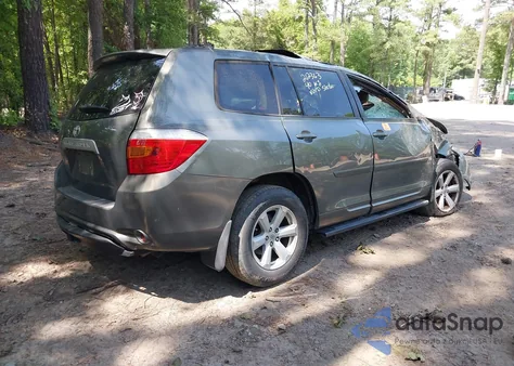 2010 Toyota Highlander Base V6 из США, поврежденный, VIN 5TDZK3EH0AS023732